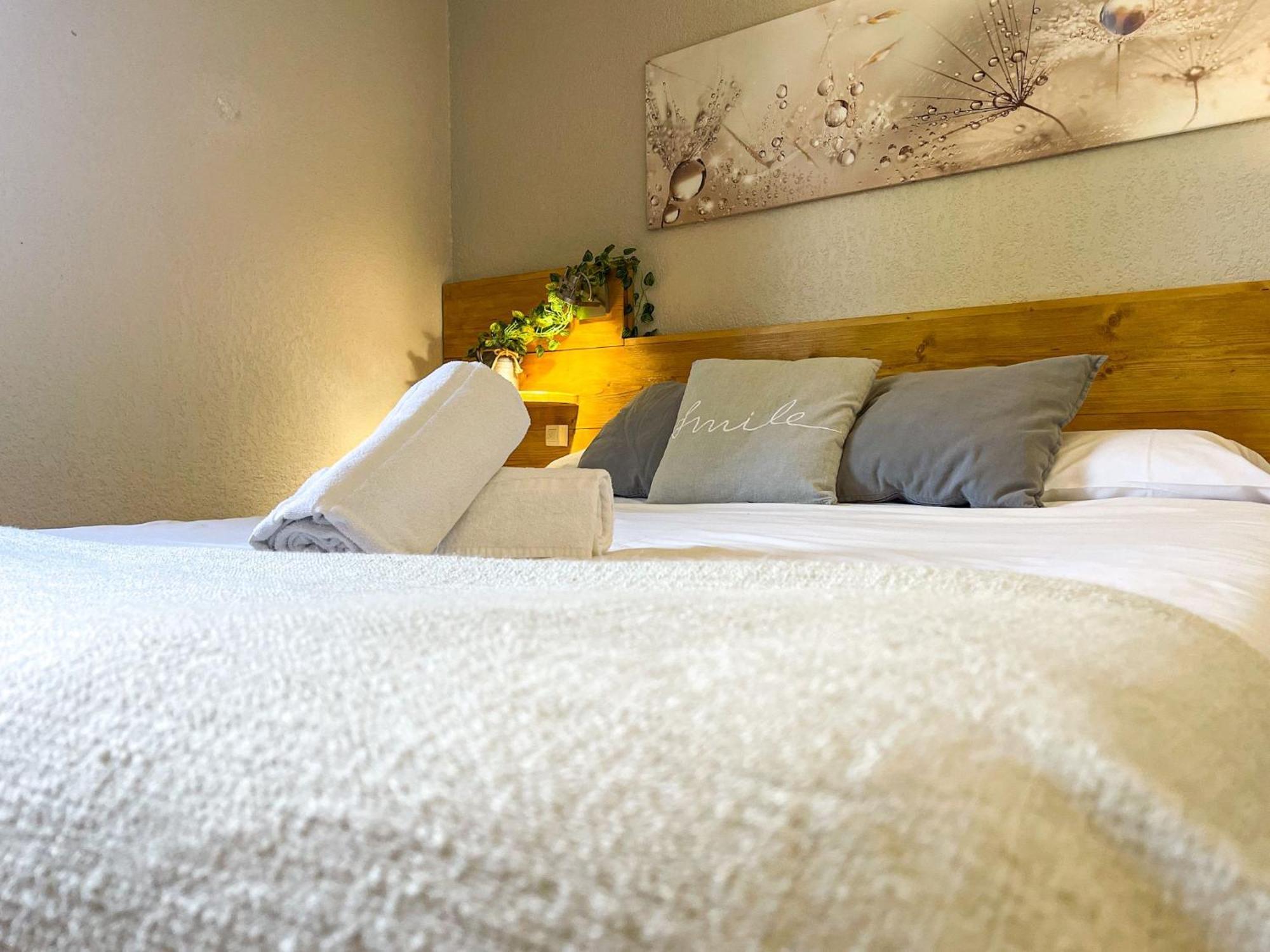 Apartamento Ideal Para Parejas En Enveitg Εξωτερικό φωτογραφία